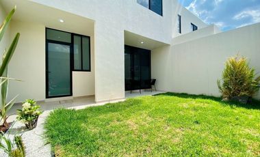 CASA EN VENTA EN ZIBATÁ, estudio, bar y jardín