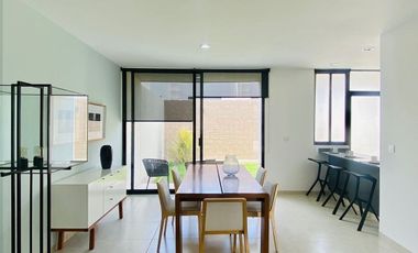 CASA EN VENTA EN ZIBATÁ, estudio, bar y jardín