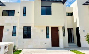 CASA EN VENTA EN ZIBATÁ, estudio, bar y jardín