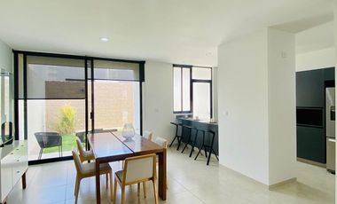 CASA EN VENTA EN ZIBATÁ, estudio, bar y jardín