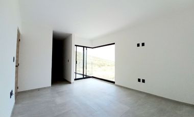 CASA EN VENTA EN ZIBATÁ, Querétaro, con opción a recámara en planta baja