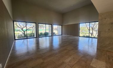 Casa en venta, 3 niveles estilo Townhouse,Jurica