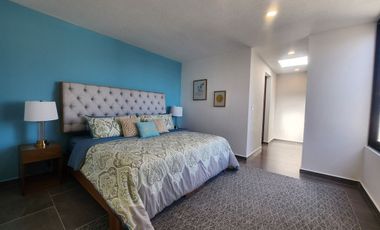 Casa en venta, 3 niveles estilo Townhouse,Jurica