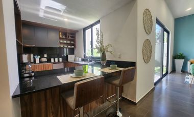 Casa en venta, 3 niveles estilo Townhouse,Jurica