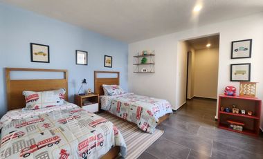 Casa en venta, 3 niveles estilo Townhouse,Jurica