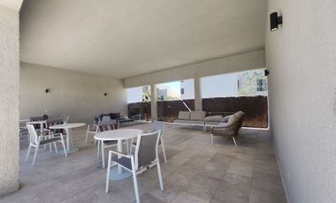 Casa en venta, 3 niveles estilo Townhouse,Jurica