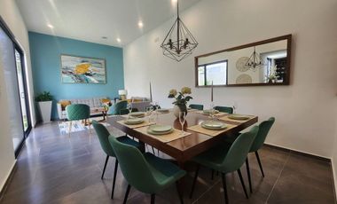 Casa en venta, 3 niveles estilo Townhouse,Jurica