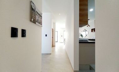 CASA EN VENTA EN ZIBATÁ, Querétaro, con opción a cuarta recámara en planta baja