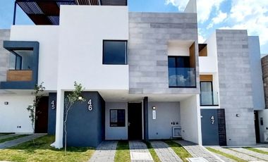 CASA EN VENTA EN ZIBATÁ, Querétaro, con opción a cuarta recámara en planta baja