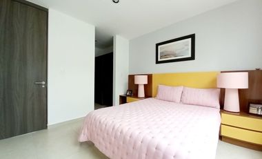 CASA EN VENTA EN ZIBATÁ, Querétaro, con roof garden y jardín