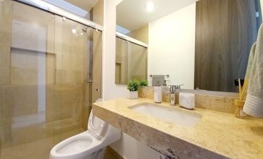 CASA EN VENTA EN ZIBATÁ, Querétaro, con roof garden y jardín