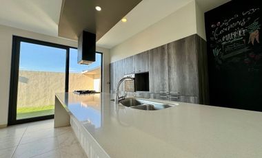 DEPARTAMENTO EN VENTA EN ZIBATÁ, DOS RECÁMARAS Y JARDIN