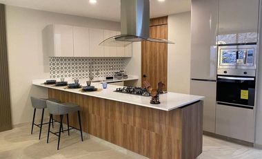 CASA EN VENTA, Zibatá, Querétaro, 3 recámaras y amplio jardín