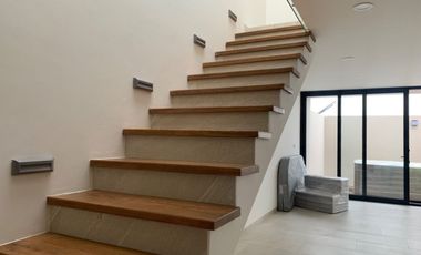 CASA EN VENTA, Zibatá, Querétaro, 3 recámaras y amplio jardín