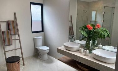 CASA EN VENTA, Zibatá, Querétaro, 3 recámaras y amplio jardín