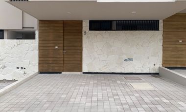 CASA EN VENTA, Zibatá, Querétaro, 3 recámaras y amplio jardín