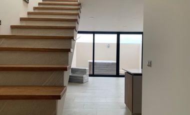 CASA EN VENTA, Zibatá, Querétaro, 3 recámaras y amplio jardín