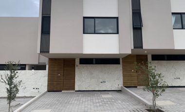 CASA EN VENTA, Zibatá, Querétaro, 3 recámaras y amplio jardín