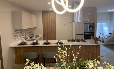 CASA EN VENTA, Zibatá, Querétaro, 3 recámaras y amplio jardín