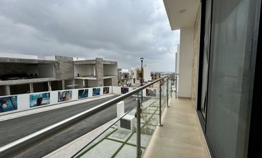 CASA EN VENTA EN ZIBATÁ, CUATRO RECÁMARAS Y ROOF GARDEN, QUERÉTARO