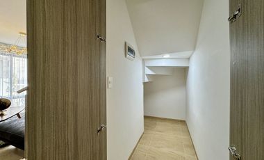 CASA EN VENTA EN ZIBATÁ, CUATRO RECÁMARAS Y ROOF GARDEN, QUERÉTARO