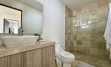 CASA EN VENTA EN ZIBATÁ, CUATRO RECÁMARAS Y ROOF GARDEN, QUERÉTARO