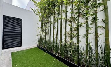 CASA EN VENTA EN ZIBATÁ, CUATRO RECÁMARAS Y ROOF GARDEN, QUERÉTARO