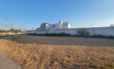 Terreno en RENTA con uso de suelo comercial en Fracc Pirámides, Corregidora, Qro