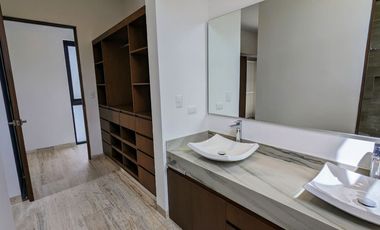 Estrena Casa en Venta en Kutz, Country Club  Merida