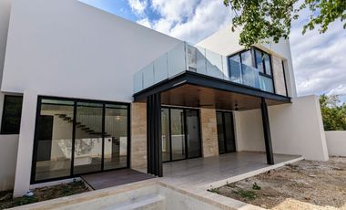 Estrena Casa en Venta en Kutz, Country Club  Merida
