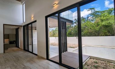 Estrena Casa en Venta en Kutz, Country Club  Merida