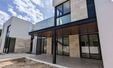 Estrena Casa en Venta en Kutz, Country Club  Merida