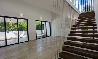 Estrena Casa en Venta en Kutz, Country Club  Merida