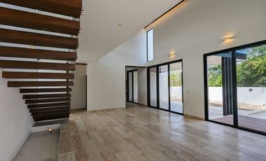 Estrena Casa en Venta en Kutz, Country Club  Merida