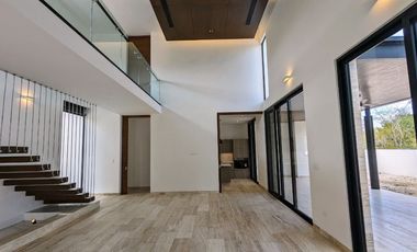 Estrena Casa en Venta en Kutz, Country Club  Merida