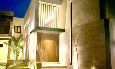 Estrena Casa en Venta en Kutz, Country Club  Merida