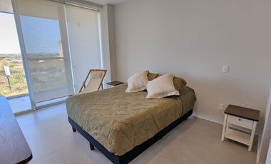 Renta de Lujoso Departamento Amueblado en Montejo Plaza