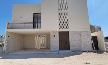 VILLA EN VENTA EN PLAYA SAN BENITO A 150 MTS DE LA PLAYA