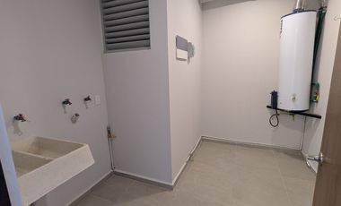 Renta de Lujoso Departamento en Montejo Plaza
