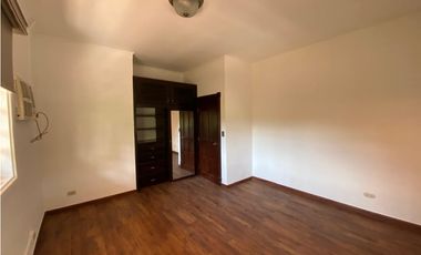 HOWARD / 896 M2 / 3 HABITAC / TERRAZA / CASA HUESPED / CASA CUIDADOR