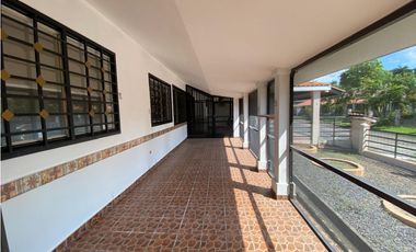 HOWARD / 896 M2 / 3 HABITAC / TERRAZA / CASA HUESPED / CASA CUIDADOR