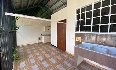 HOWARD / 896 M2 / 3 HABITAC / TERRAZA / CASA HUESPED / CASA CUIDADOR