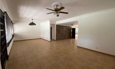 HOWARD / 896 M2 / 3 HABITAC / TERRAZA / CASA HUESPED / CASA CUIDADOR