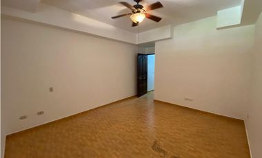 HOWARD / 896 M2 / 3 HABITAC / TERRAZA / CASA HUESPED / CASA CUIDADOR