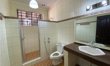 HOWARD / 896 M2 / 3 HABITAC / TERRAZA / CASA HUESPED / CASA CUIDADOR