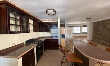 HOWARD / 896 M2 / 3 HABITAC / TERRAZA / CASA HUESPED / CASA CUIDADOR