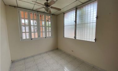 ALTOS DE PANAMA / 215M / 3 HABITACION / ESQUINA  / DEN / TERRAZA