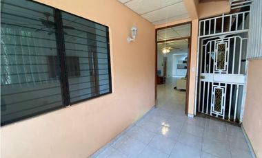 ALTOS DE PANAMA / 215M / 3 HABITACION / ESQUINA  / DEN / TERRAZA