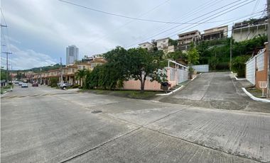 ALTOS DE PANAMA / 215M / 3 HABITACION / ESQUINA  / DEN / TERRAZA