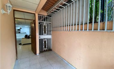 ALTOS DE PANAMA / 215M / 3 HABITACION / ESQUINA  / DEN / TERRAZA
